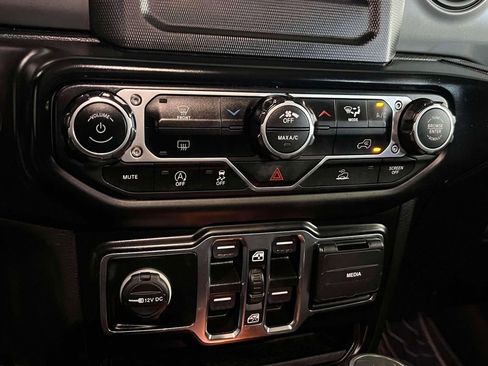 Used 2022 Jeep Wrangler Unlimited Sport AWD/4WD image 28