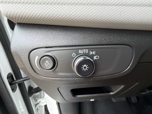 Used 2025 Chevrolet TrailBlazer LT FWD image 16