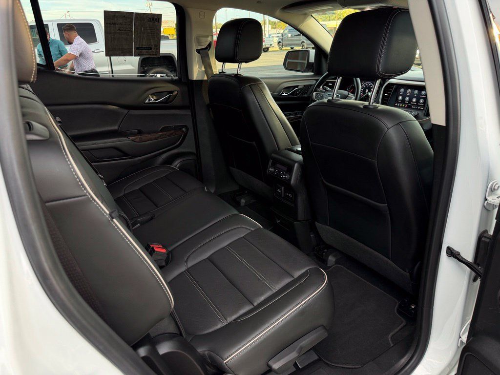 Used 2021 GMC Acadia Denali w/ Denali Technology Package FWD image 19