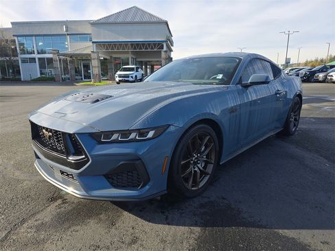 Used 2025 Ford Mustang GT Premium image 17