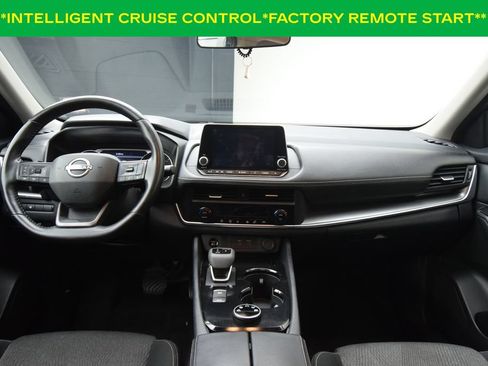 Used 2025 Nissan Rogue SV AWD/4WD image 4