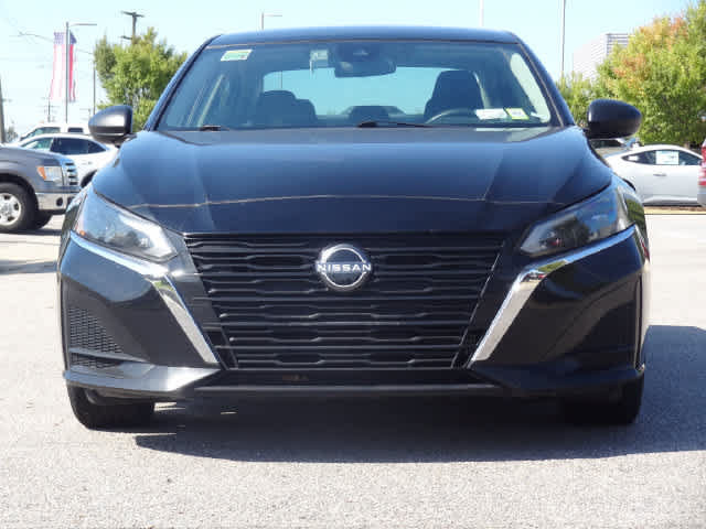 Used 2024 Nissan Altima 2.5 SV FWD image 5