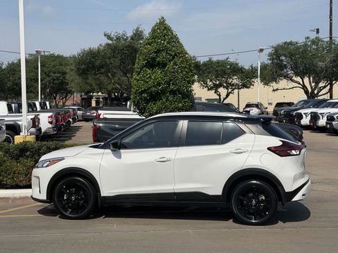 Used 2024 Nissan Kicks SV FWD image 4