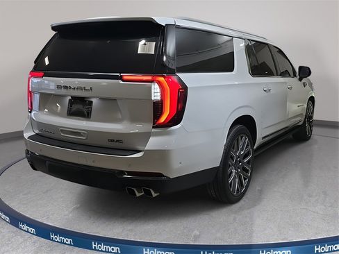 Used 2025 GMC Yukon XL Denali Ultimate image 6