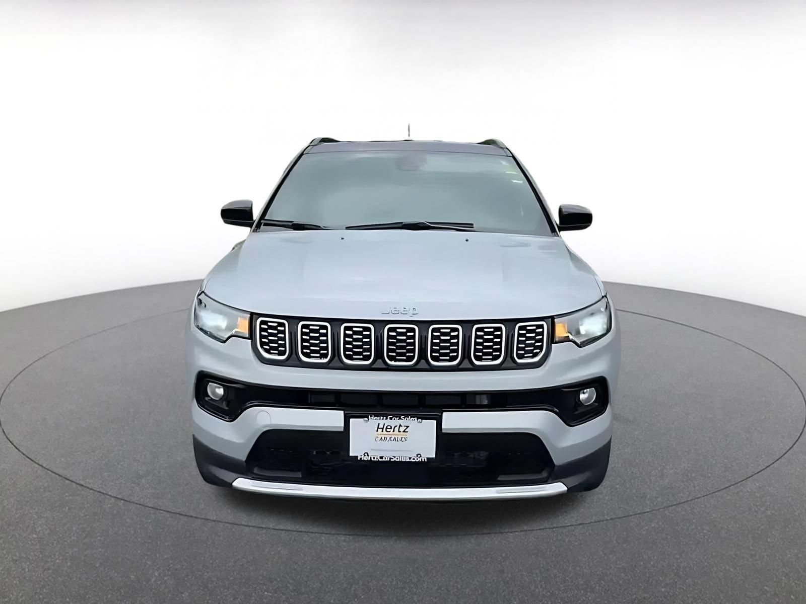 Used 2025 Jeep Compass Limited AWD/4WD image 4