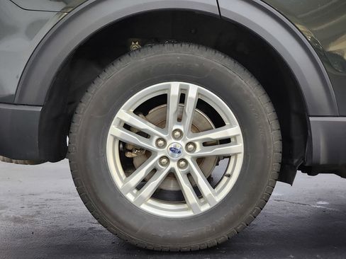 Used 2022 Ford Explorer XLT w/ Equipment Group 202A image 23