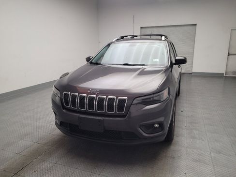 Used 2019 Jeep Cherokee Latitude Plus w/ Comfort/Convenience Group FWD image 15