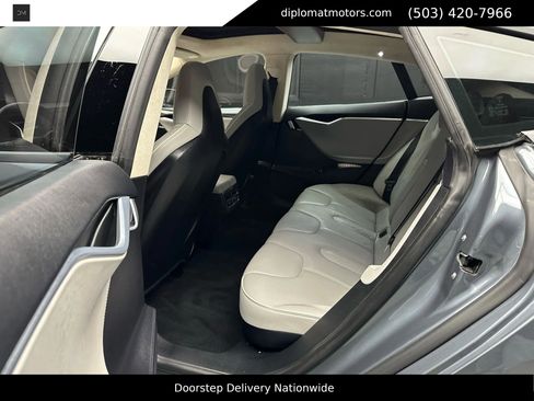 Used 2013 Tesla Model S Performance image 20