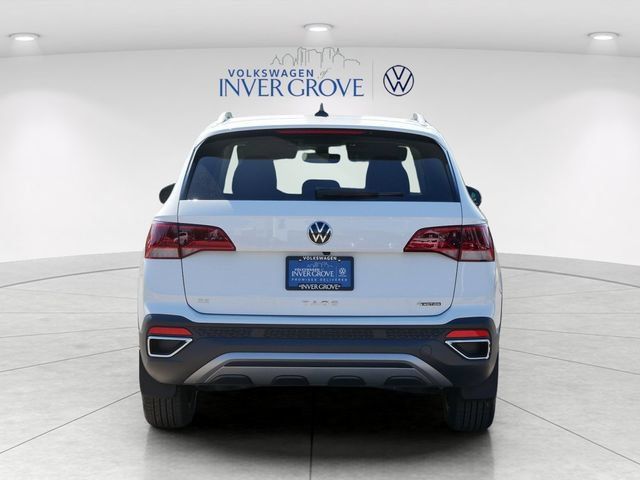 Certified 2024 Volkswagen Taos SE AWD/4WD image 6