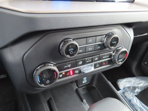 New 2025 Ford Bronco Outer Banks image 15