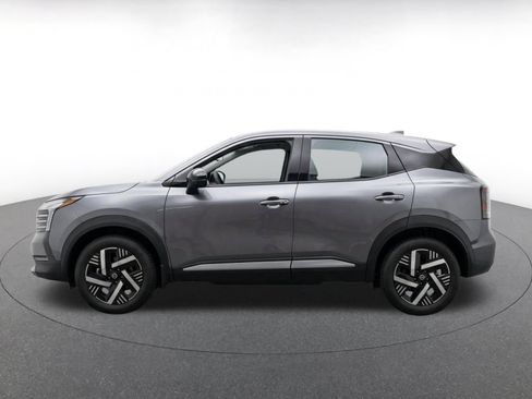 Used 2026 Nissan Kicks SV w/ Cold Weather Package FWD image 4