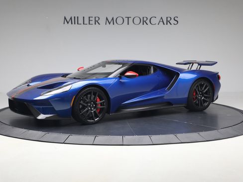 Used 2021 Ford GT Carbon Series RWD image 3