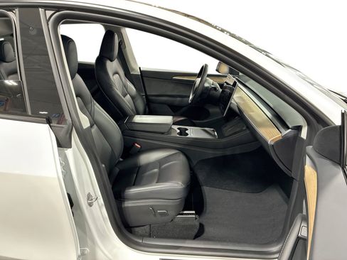 Certified 2023 Tesla Model Y Long Range AWD/4WD image 13