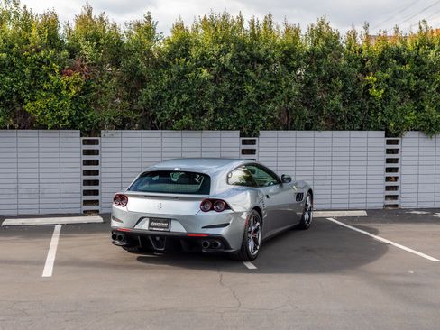 Used 2018 Ferrari GTC4Lusso T RWD image 31