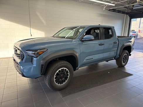 New 2026 Toyota Tacoma TRD Off-Road image 4