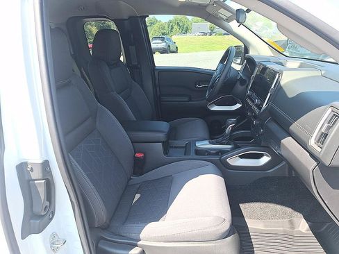 Used 2025 Nissan Frontier SV w/ SV Convenience Package AWD/4WD image 21