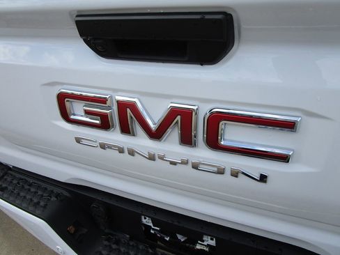 New 2026 GMC Canyon Elevation AWD/4WD image 15