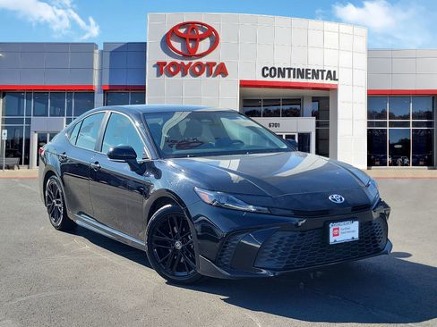 Certified 2025 Toyota Camry SE image 2