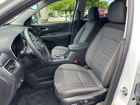 Used 2024 Chevrolet Equinox LT w/ LPO, Floor Liner Package FWD image 15