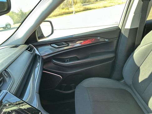 Used 2022 Jeep Grand Cherokee L Laredo w/ Luxury Tech Group I image 37