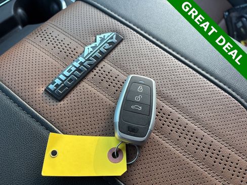 Used 2024 Chevrolet Silverado 2500 High Country w/ Technology Package image 30