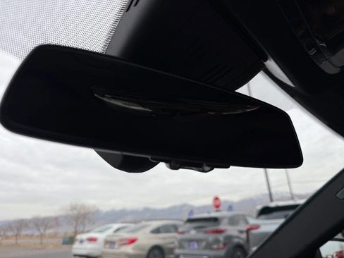 Used 2023 BMW i4 eDrive40 w/ Premium Package image 40