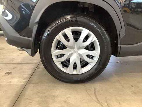 Used 2025 Toyota Corolla Cross L AWD/4WD image 19