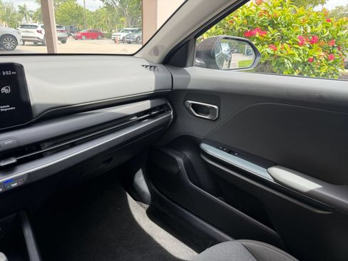 Used 2025 Kia K4 FWD image 30
