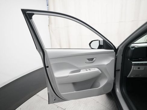 Used 2025 Hyundai Kona SEL AWD/4WD image 27