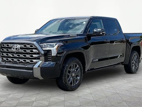 Used 2025 Toyota Tundra Platinum AWD/4WD image 3