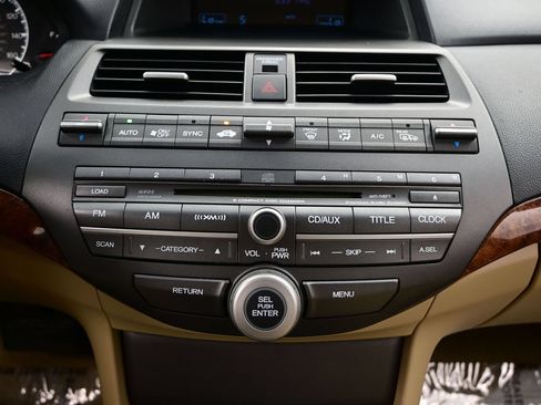 Used 2011 Honda Accord EX-L image 19
