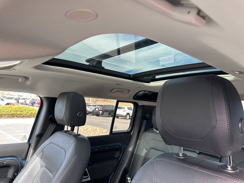 Used 2023 Land Rover Defender 110 S image 16