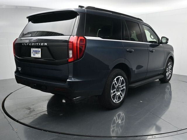 Used 2025 Ford Expedition Active AWD/4WD image 9