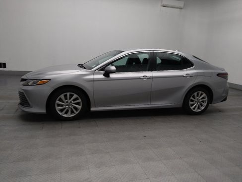 Used 2022 Toyota Camry LE FWD image 2