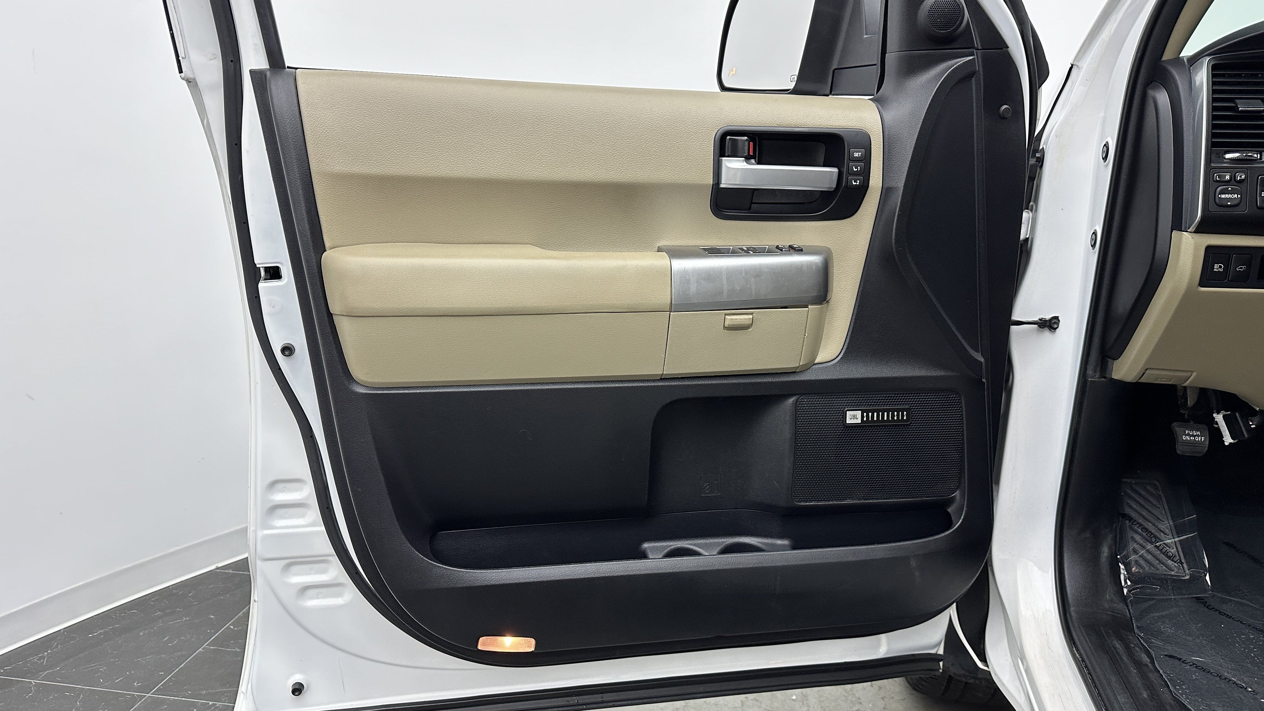 Used 2018 Toyota Sequoia Limited w/ Safety & Convenience Package RWD image 12