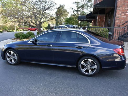 Used 2018 Mercedes-Benz E 300 4MATIC w/ Premium 1 Package image 38