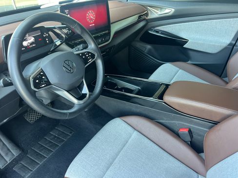 Used 2023 Volkswagen ID.4 2WD image 10