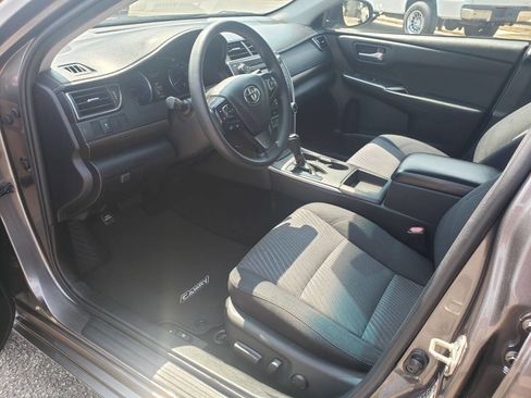 Used 2017 Toyota Camry LE image 7
