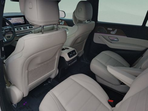 Certified 2026 Mercedes-Benz GLS 580 4MATIC image 9