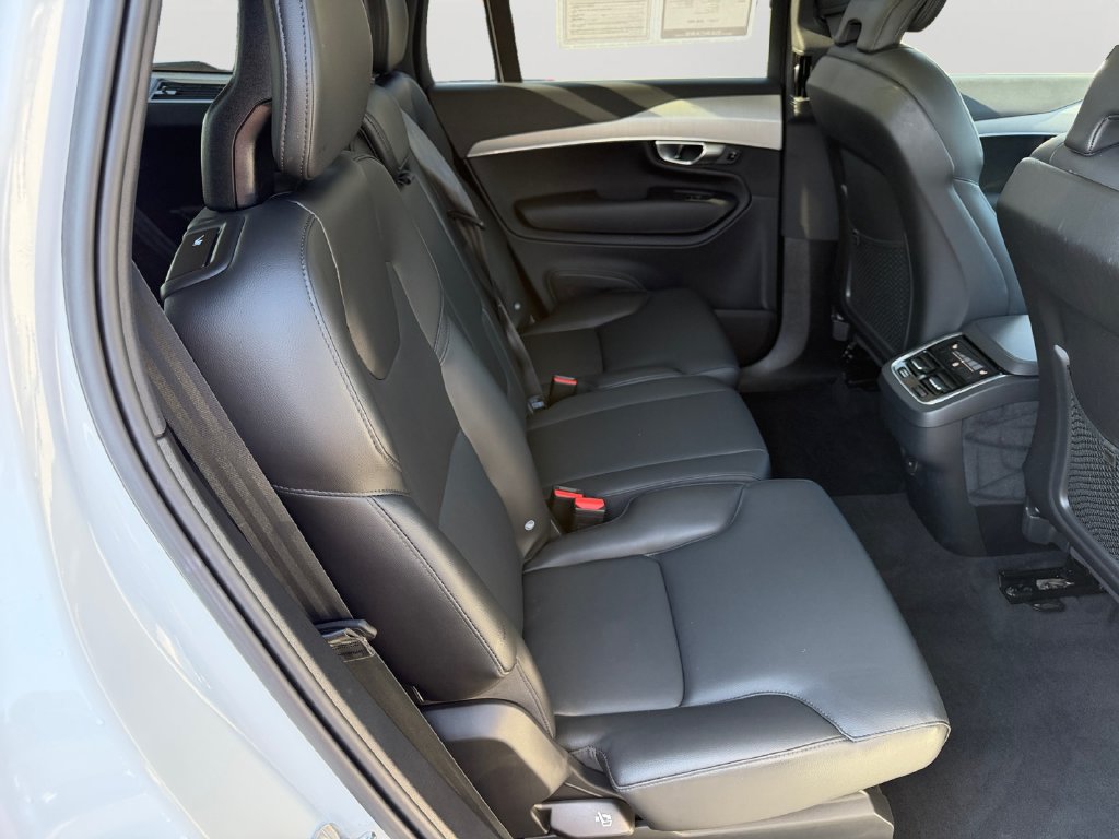 Used 2024 Volvo XC90 B5 Core w/ Climate Package AWD/4WD image 9