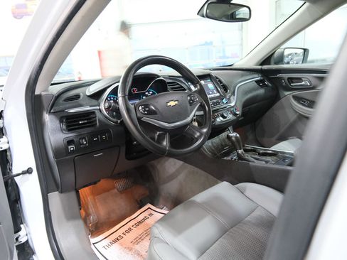 Used 2015 Chevrolet Impala LT w/ Convenience Package FWD image 13