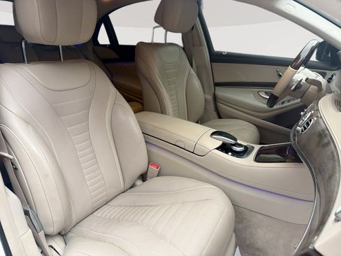 Used 2020 Mercedes-Benz S 560 Sedan w/ AMG Line Exterior image 28