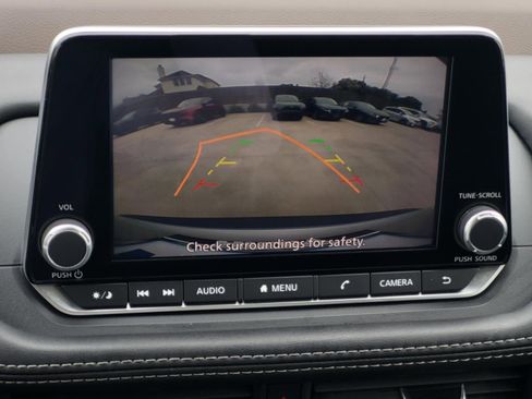 Used 2023 Nissan Rogue SV image 22