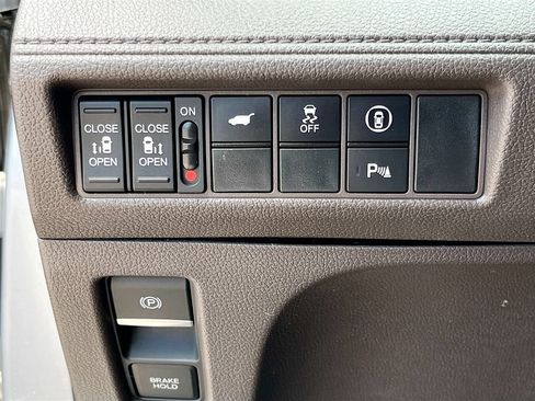 Used 2023 Honda Odyssey Touring image 10