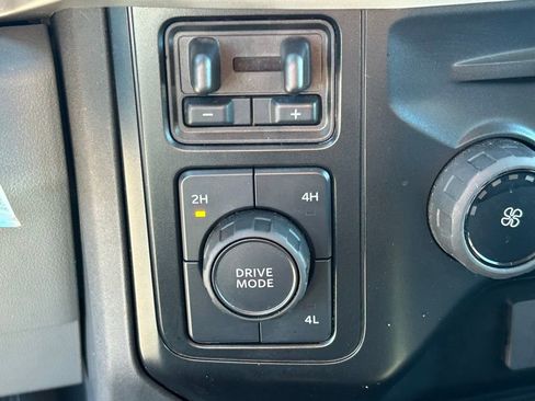 Used 2025 Ford F250 XLT AWD/4WD image 32