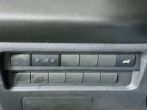 Used 2024 Mitsubishi Outlander SE AWD/4WD image 17