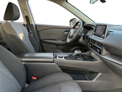 Used 2023 Nissan Rogue SV image 14