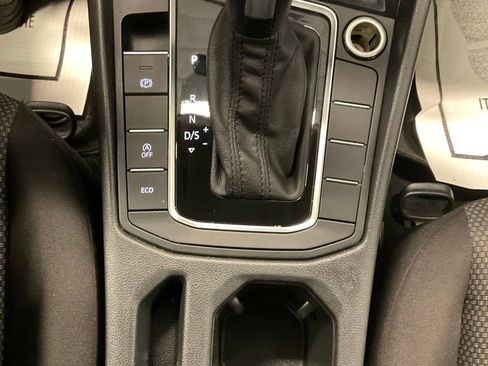 Used 2019 Volkswagen Jetta image 24