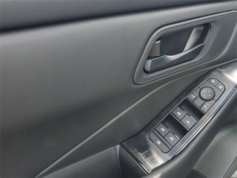 New 2026 Nissan Rogue S image 10