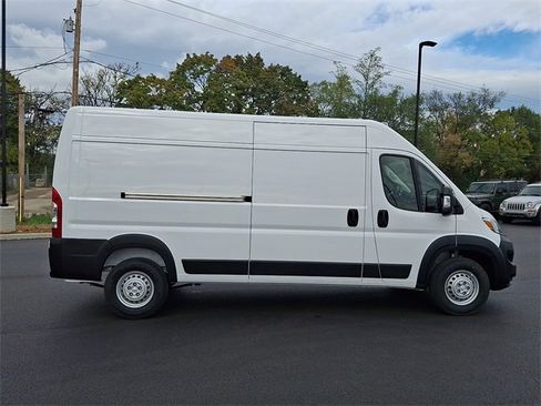 New 2025 RAM ProMaster 2500 w/ Convenience Group image 11